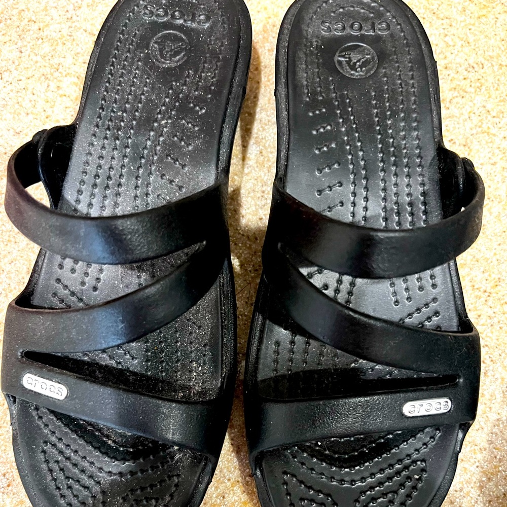 CROCS BLACK SANDALS